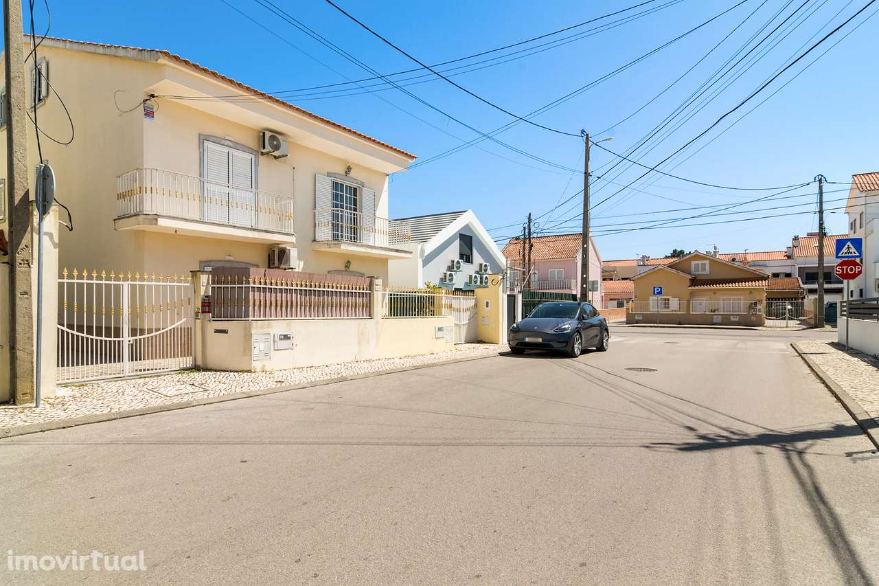 Moradia T2+2, Quinta do Conde - Grande imagem: 4/31