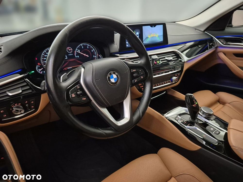 BMW Seria 5 520d xDrive Luxury Line sport - 11
