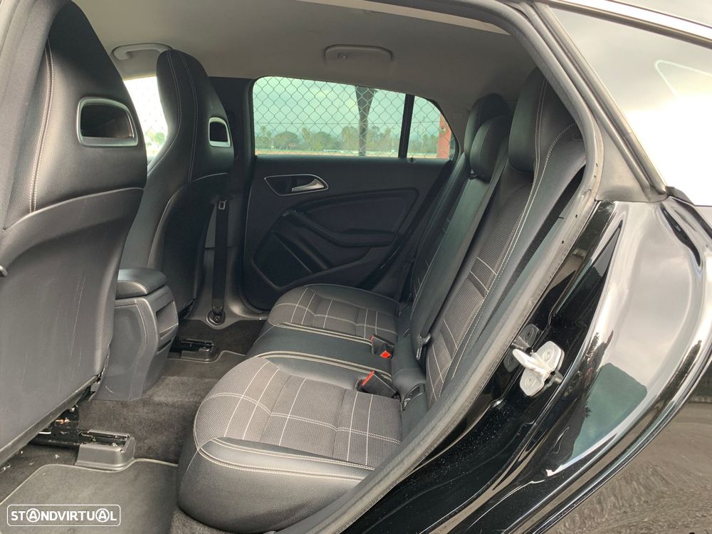 Mercedes-Benz CLA 200 d Shooting Brake AMG Line Aut. - 19