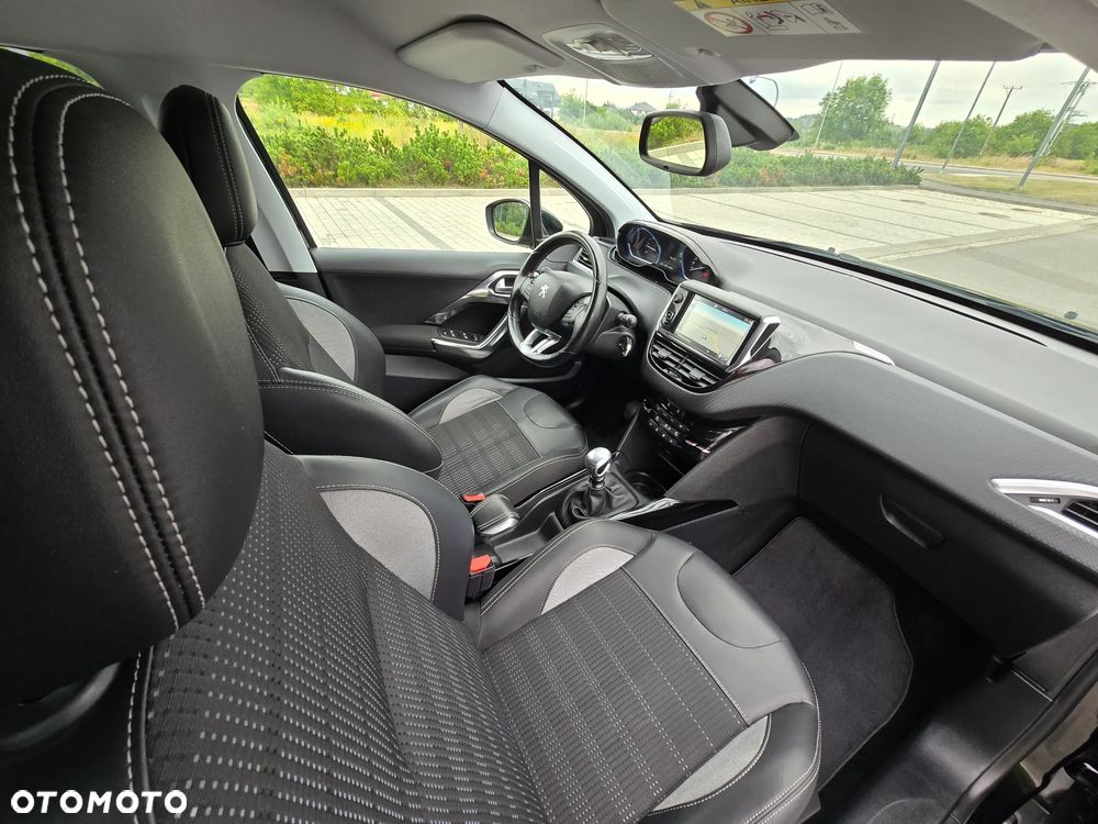 Peugeot 2008 BlueHDi FAP 120 STOP & START GT-Line Edition - 17