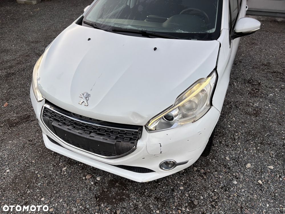 Peugeot 208 - 4