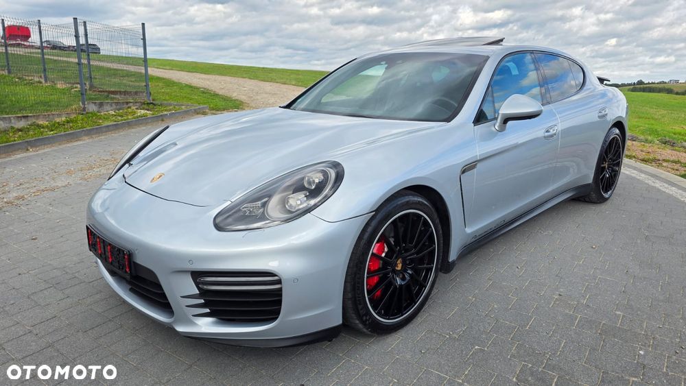 Porsche Panamera GTS PDK - 1