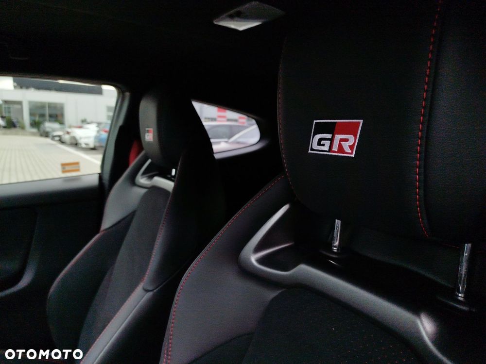Toyota Yaris - 12