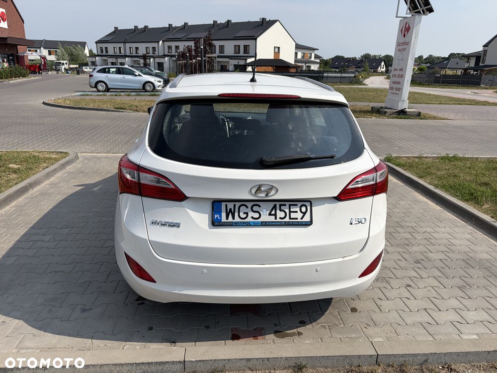 Hyundai i30 1.6 CRDi Classic + - 6