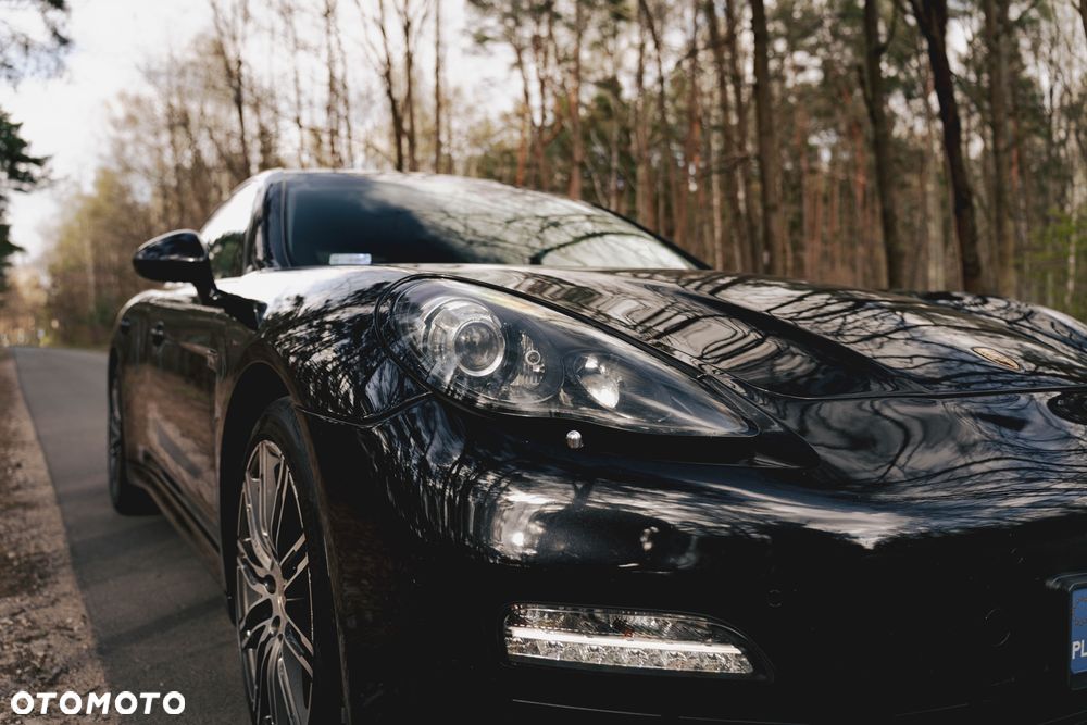 Porsche Panamera 4S - 36