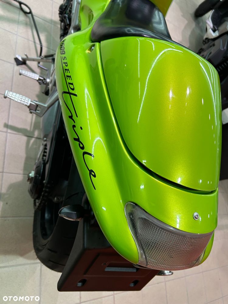 Triumph T - 18