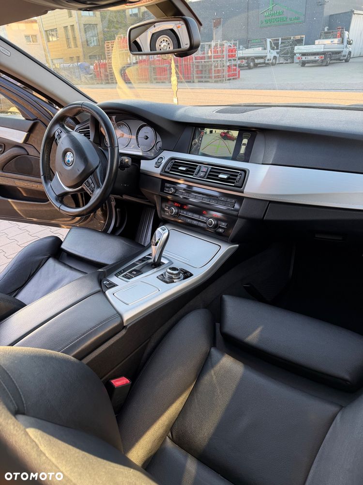 BMW Seria 5 520d - 25