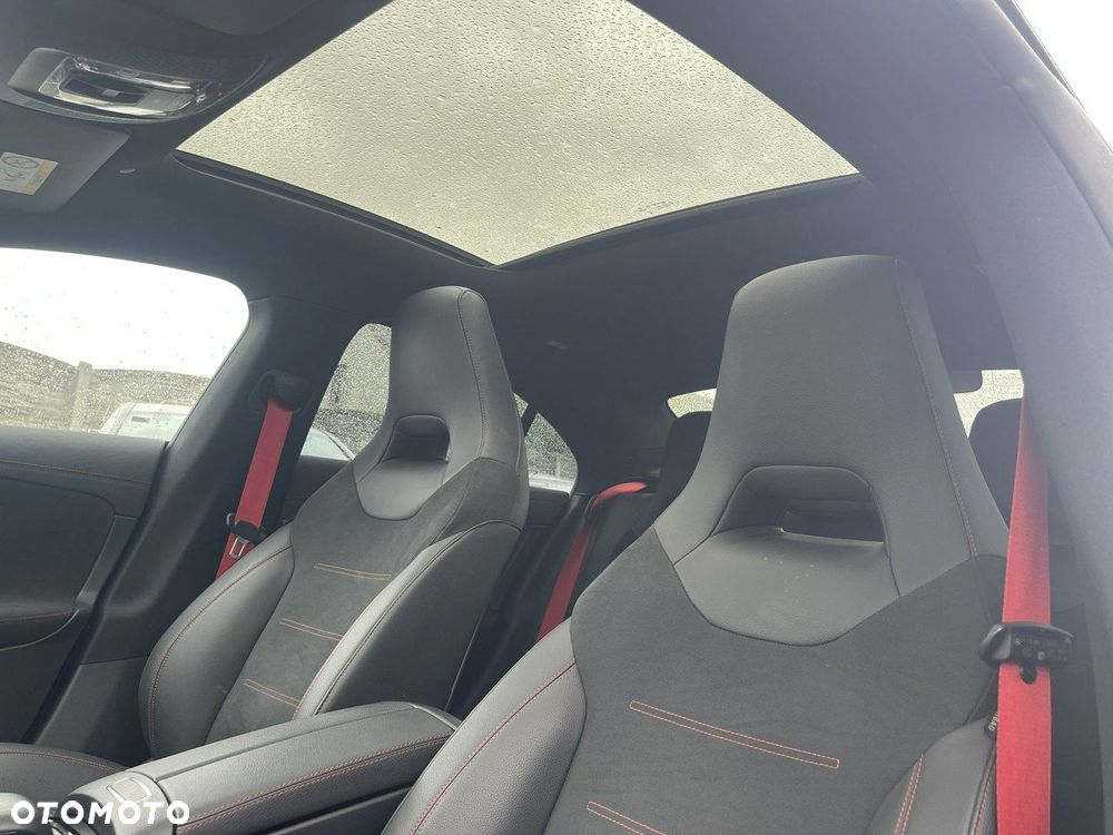 Mercedes-Benz CLA - 11