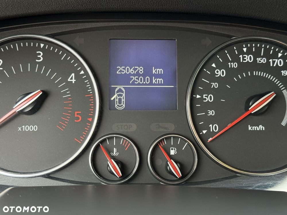 Renault Laguna dCi 110 FAP EDC Bose Edition - 28