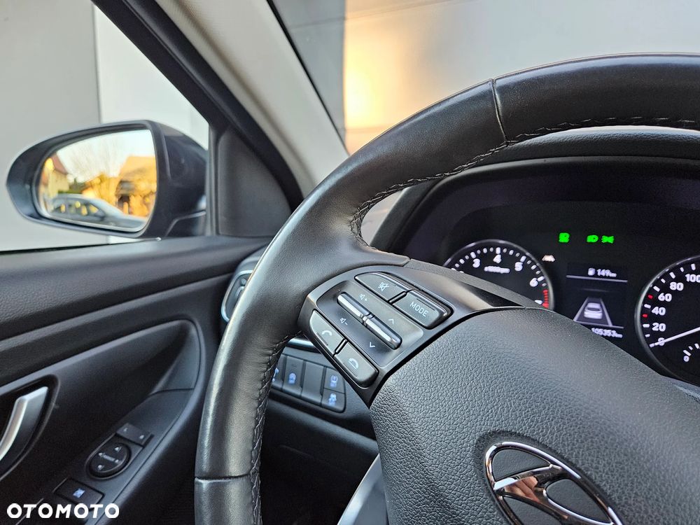 Hyundai i30 1.5 DPI Classic + - 26