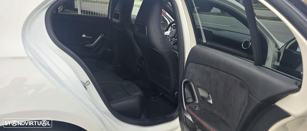 Mercedes-Benz A 180 AMG Line - 11