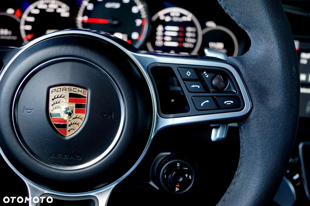 Porsche Panamera GTS - 32