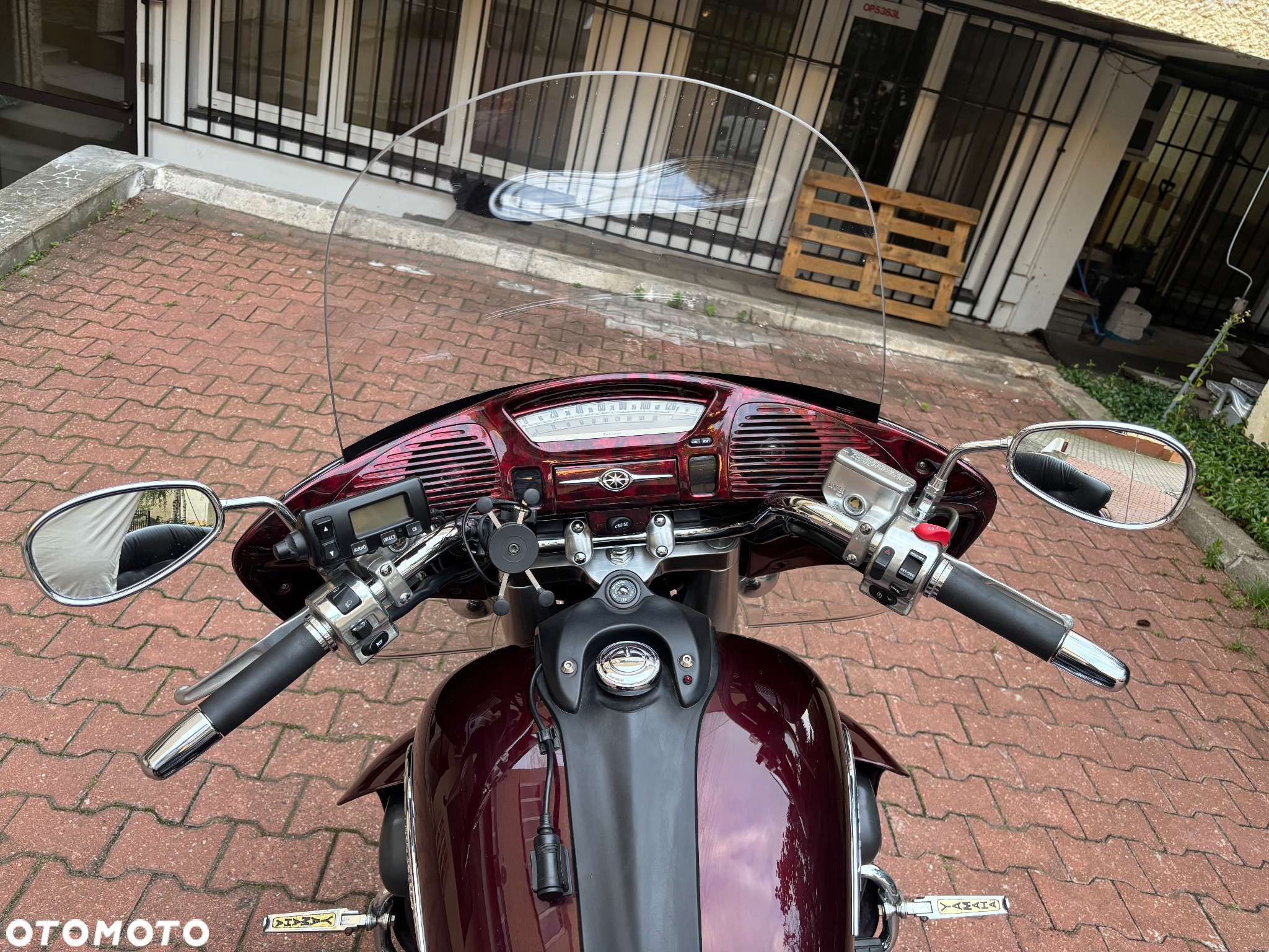 Yamaha Venture - 6