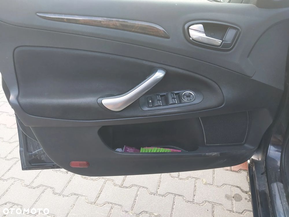 Ford Mondeo Mk4 MK IV GHIA KOMBI silnik 2.0 TDCI 130KM skrzynia biegów 6B sprzęgło dwumasa drzwi lewe prawe klapa zderzak tył tylny lusterko błotnik kolor V6 hak holowniczy grzane fotele przewody pompa wspomagania podsufitka blenda osłona maglownica zwrotnica tłumik wydech boczek drzwi szyba mechanizm szyba kokpit pulpit zegary zestaw startowy silnika sterownik wiązka CAŁY NA CZĘŚCI WSZYSTKIE CZĘŚCI - 32