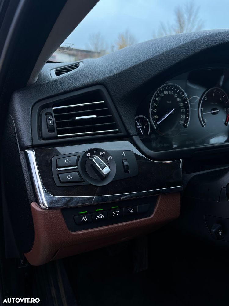 BMW Seria 5 530d Aut. Luxury Line - 12