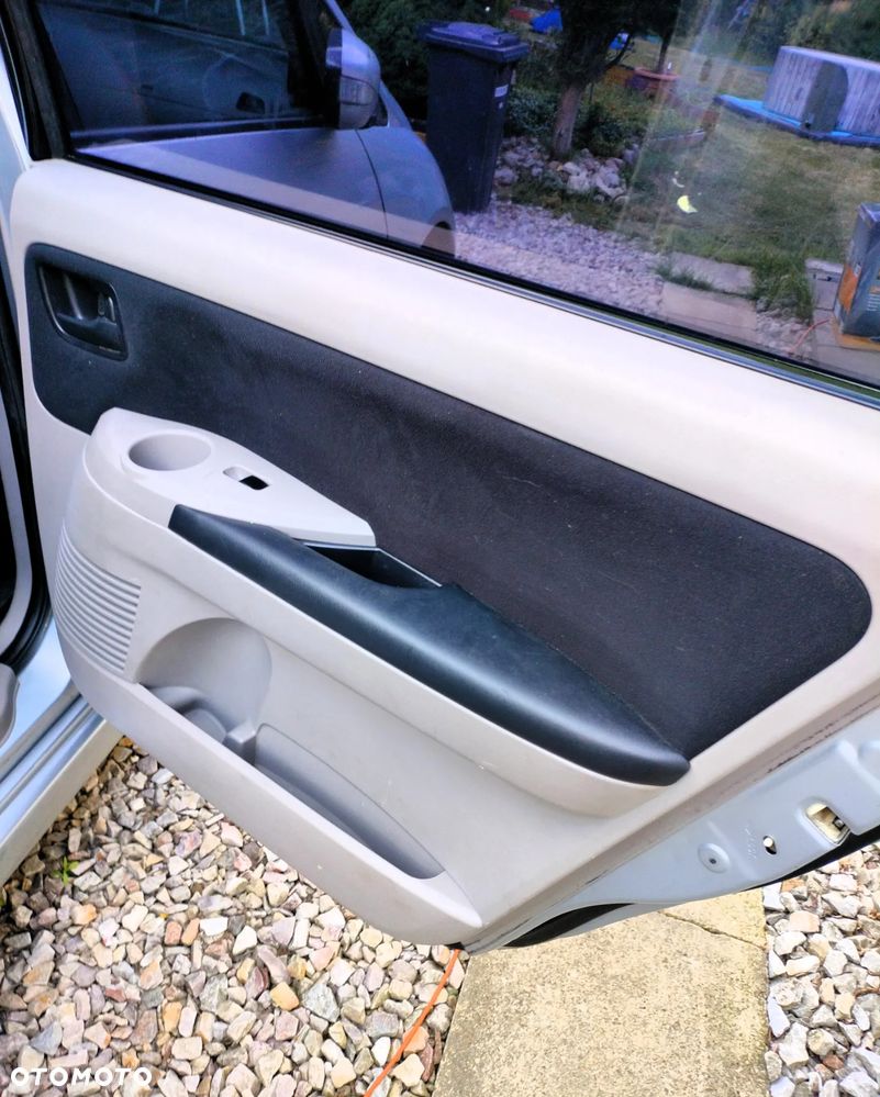 Mitsubishi Grandis - 31