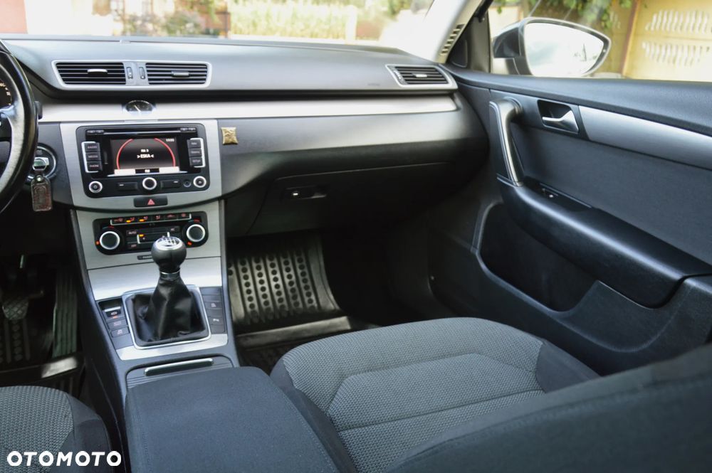 Volkswagen Passat - 27