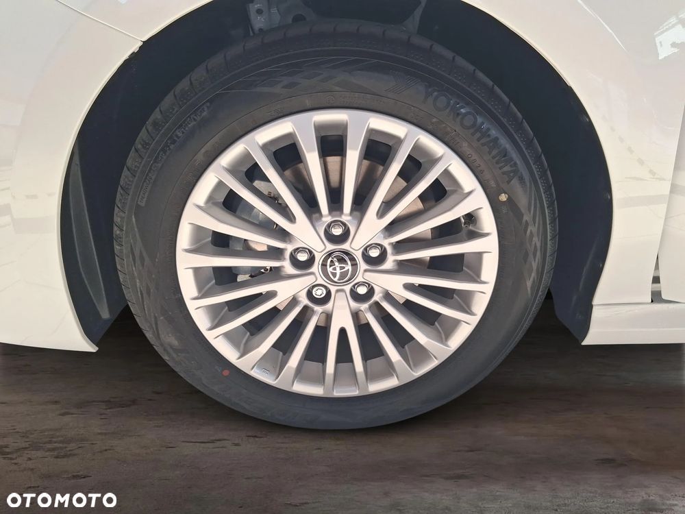 Toyota Camry - 19