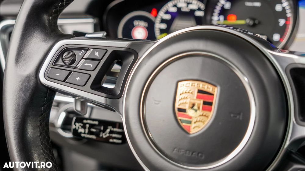 Porsche Panamera 4 E-Hybrid - 25