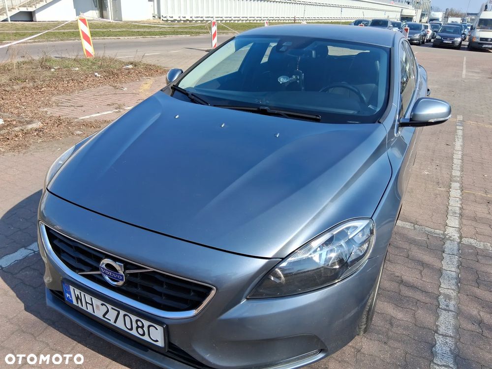 Volvo V40 - 25