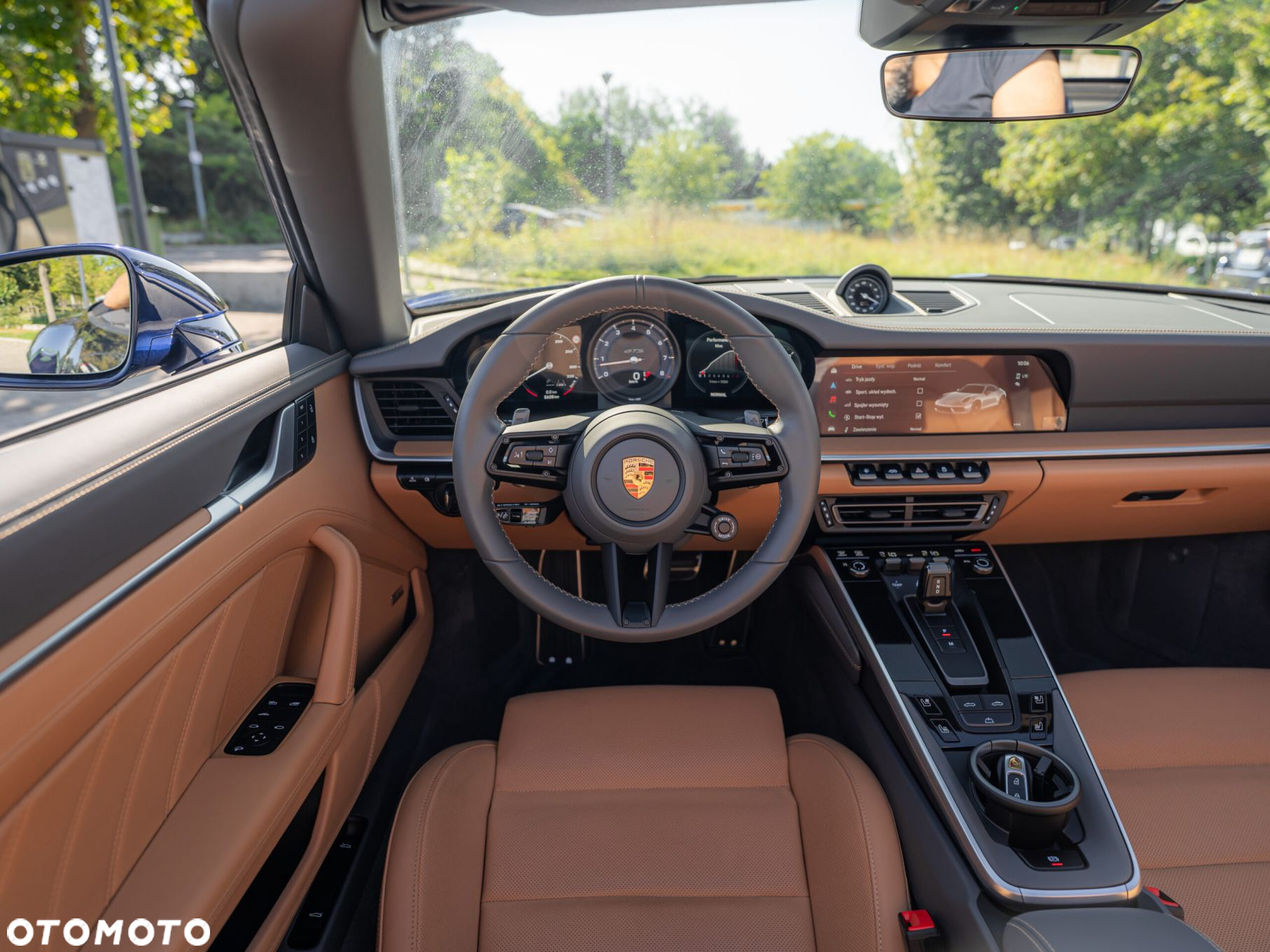 Porsche 911 Carrera GTS Cabrio - 23