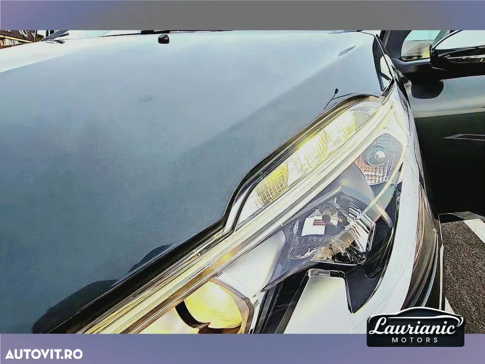 Peugeot 208 1.2 L PureTech Style - 9