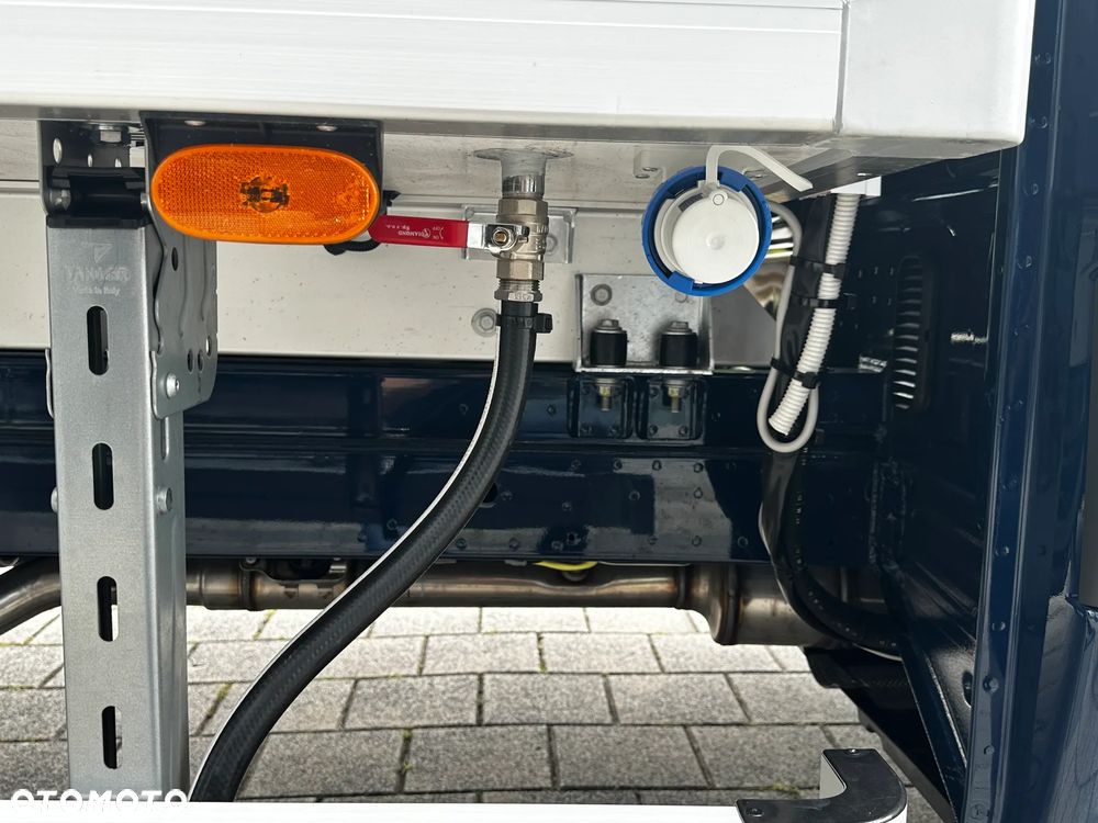 Mercedes-Benz Sprinter - 38