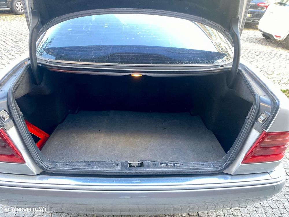 Mercedes-Benz E 220 CDI Elegance - 26