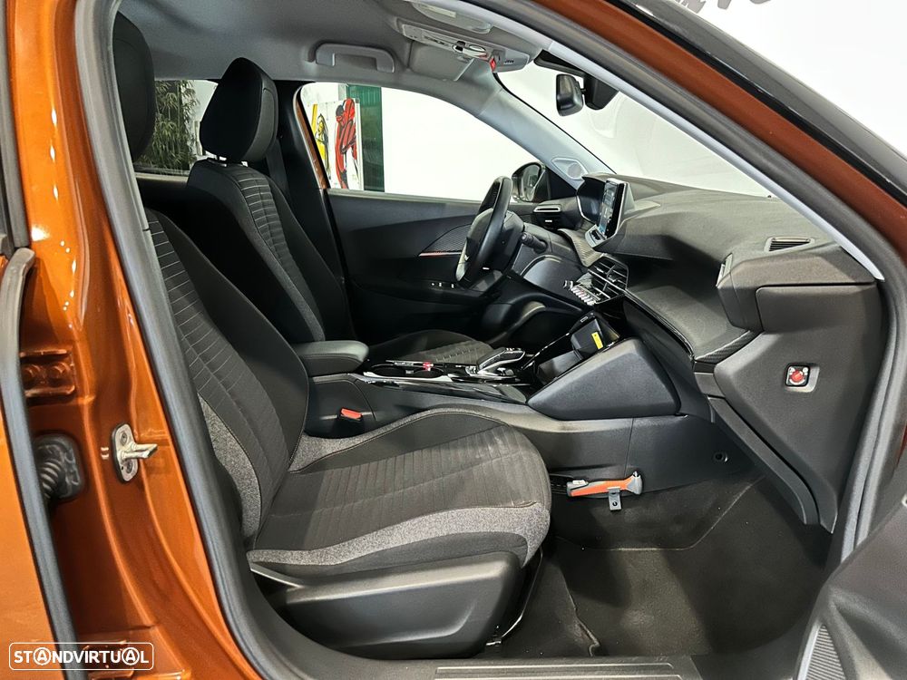 Peugeot e-2008 50 kWh Active - 28