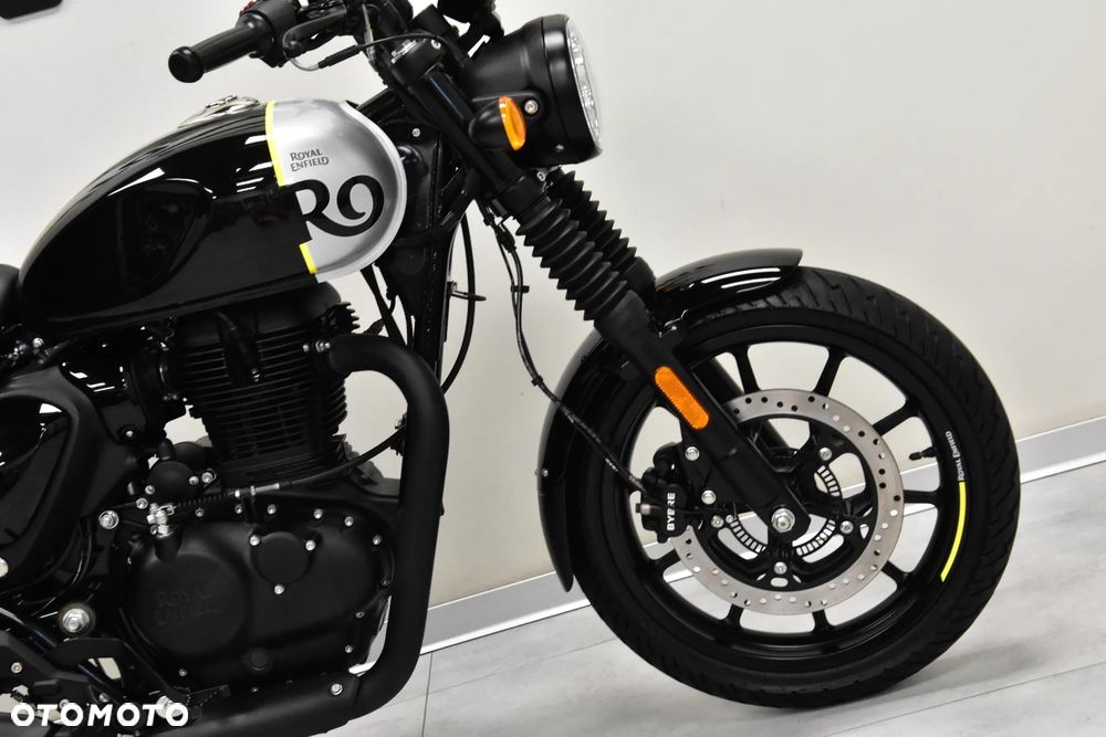 Royal Enfield HNTR - 18