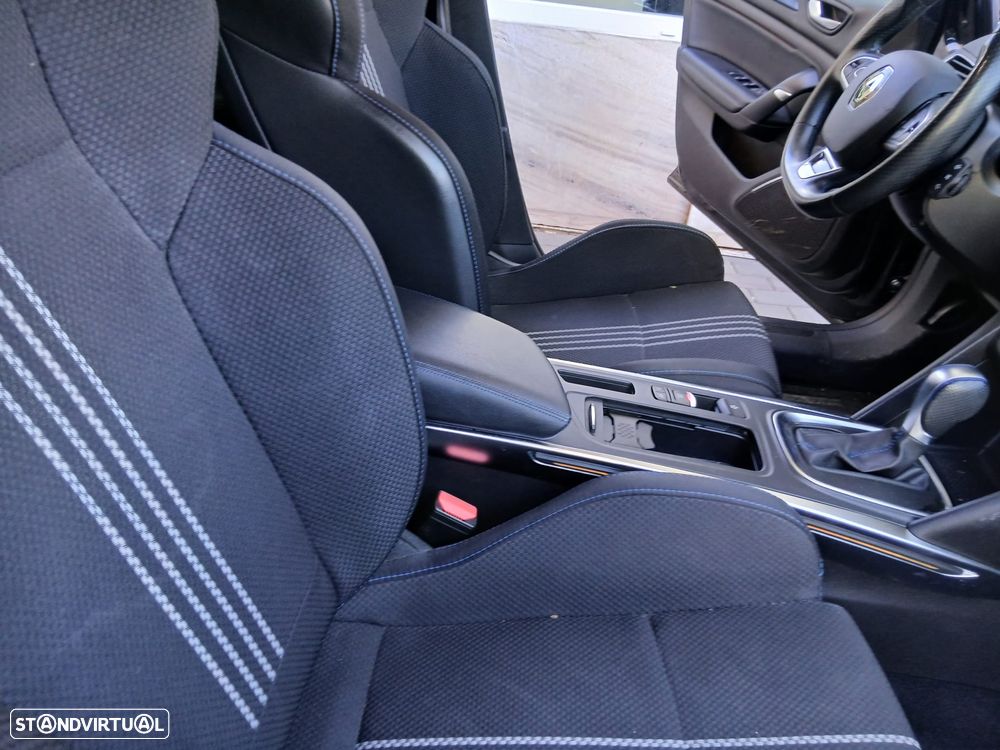 Renault Mégane 1.5 Blue dCi GT Line EDC - 4