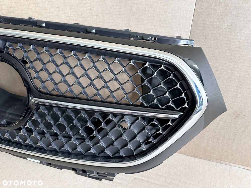 ATRAPA GRILL Mercedes E-klasa W214 AMG Black - pod KAM - 3