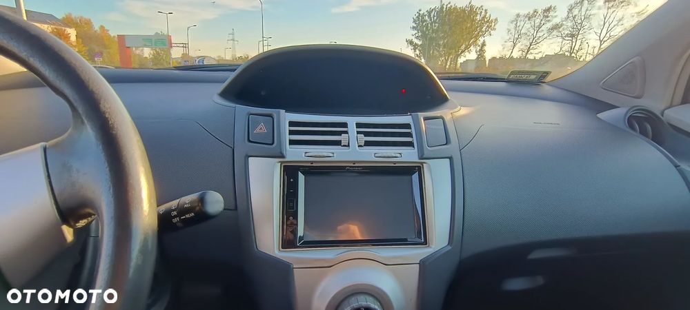 Toyota Yaris ver-1-4-d--4d - 17