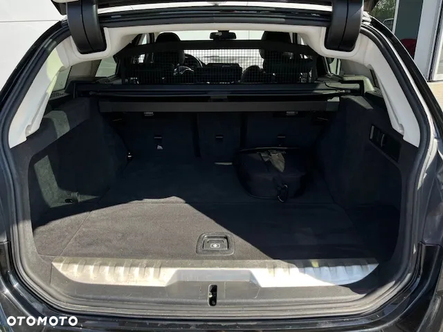 BMW Seria 3 330e xDrive M Sport sport - 13