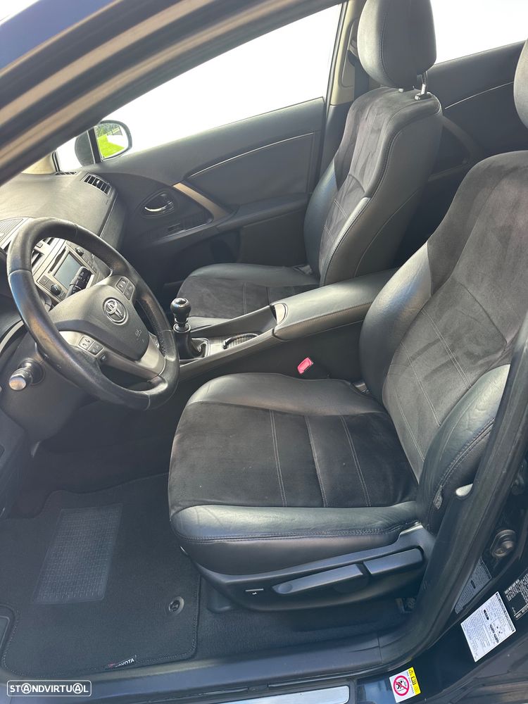 Toyota Avensis SW 2.0 D-4D Exclusive +Navi - 8