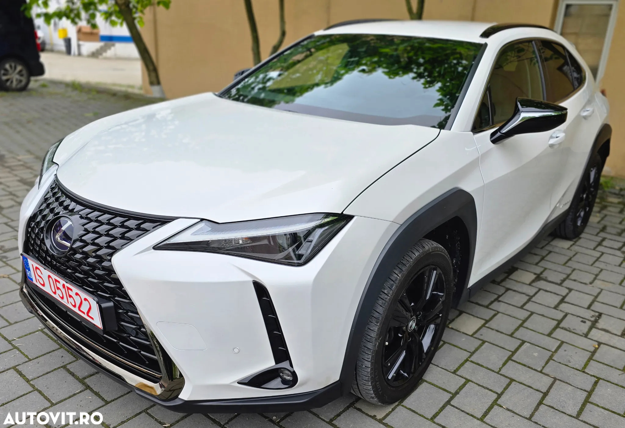 Lexus UX 250h FWD Executive - 2