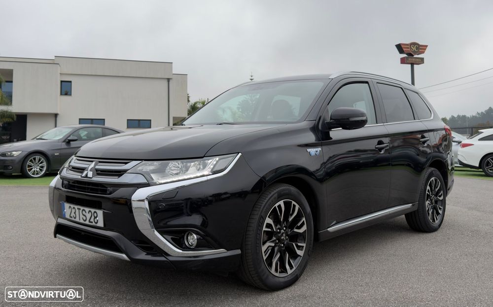 Mitsubishi Outlander 2.0 Instyle Navi - 10