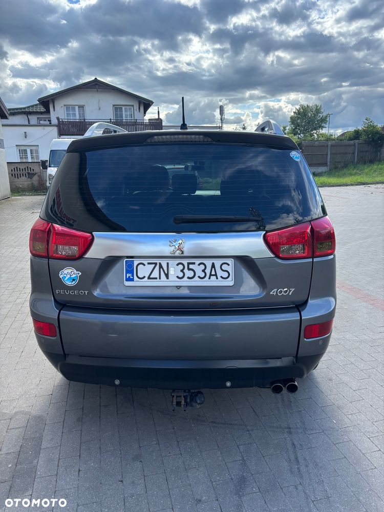 Peugeot 4007 - 7