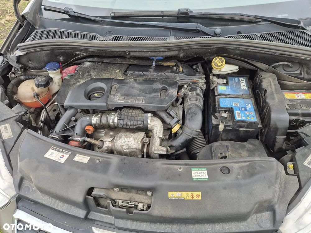 Peugeot 208 - 5