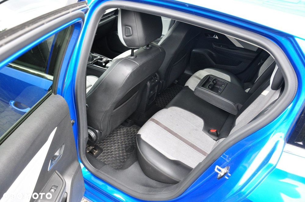 Opel Astra 1.2 T Business Edition S&S - 12