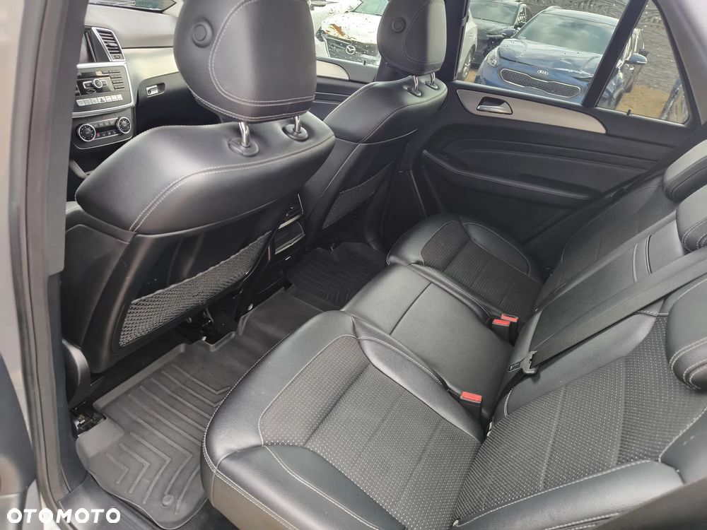 Mercedes-Benz ML - 15