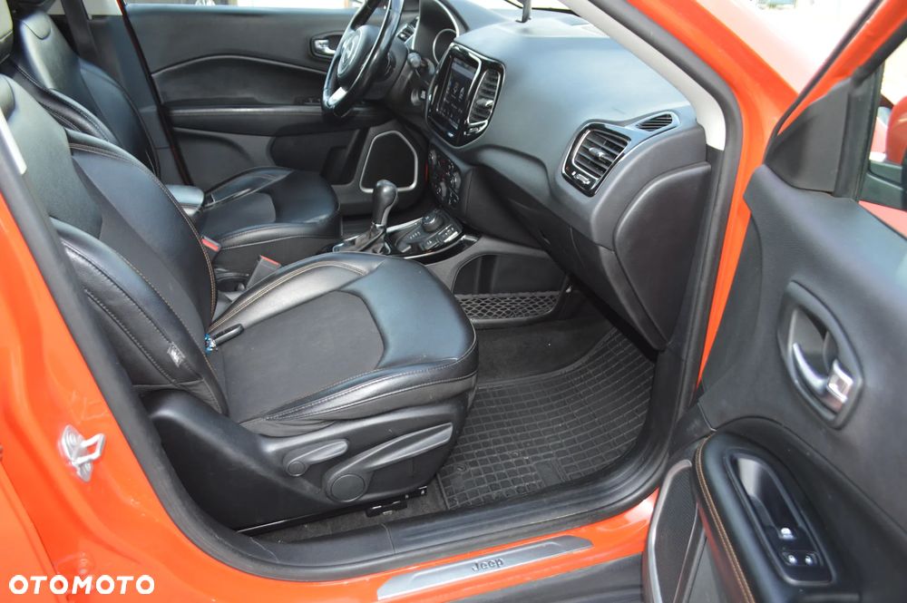 Jeep Compass - 16