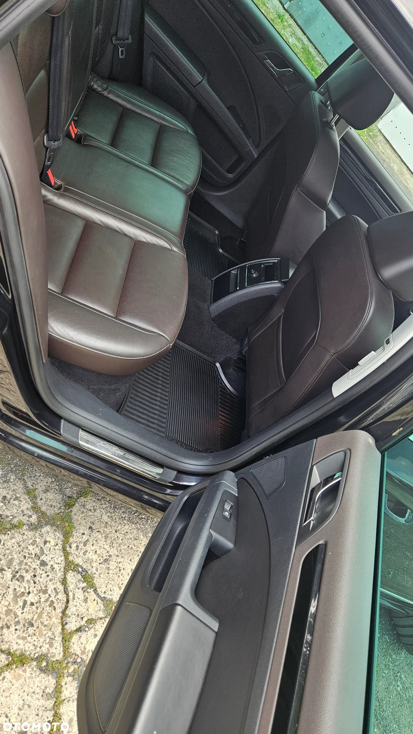 Skoda Superb 2.0 TDI L&K DSG - 13