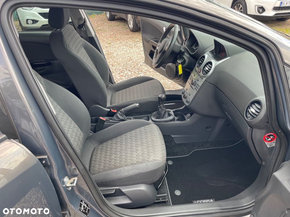 Opel Corsa 1.2 16V Cosmo - 11