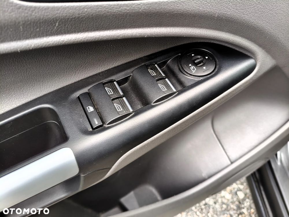 Ford Tourneo Connect Grand - 23