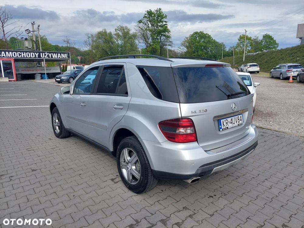 Mercedes-Benz ML - 4