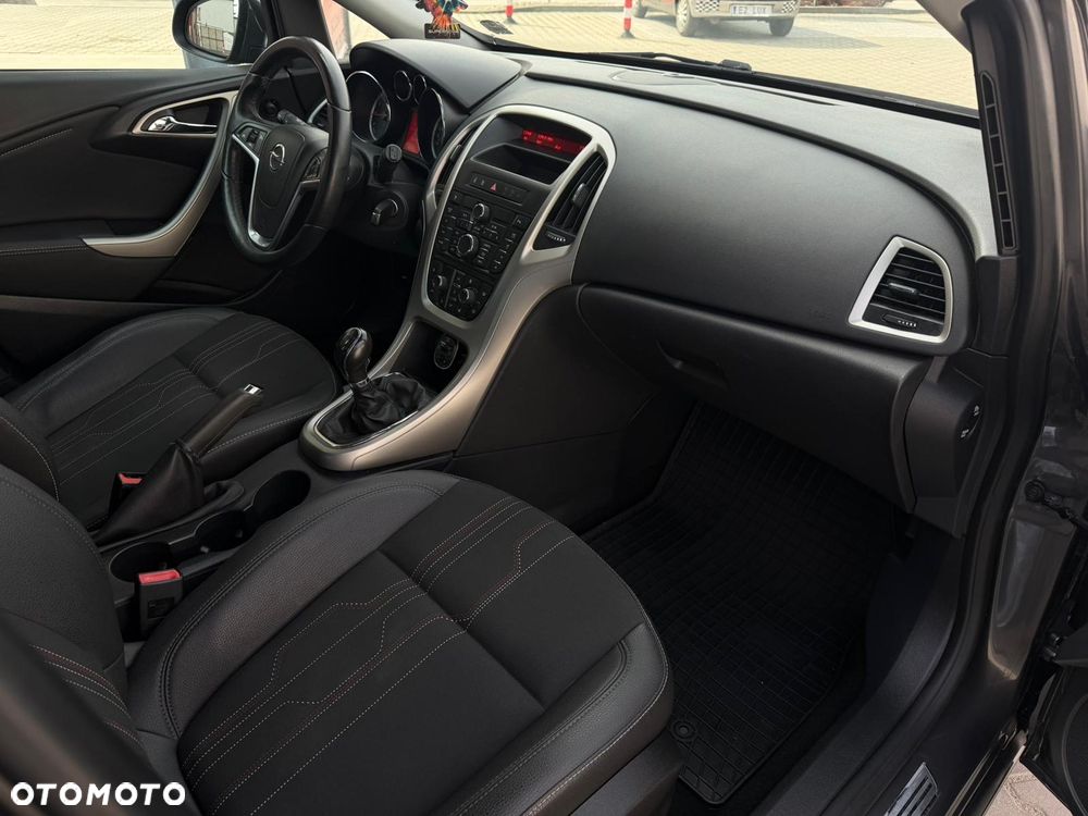 Opel Astra ver-1-4-turbo-cosmo - 23