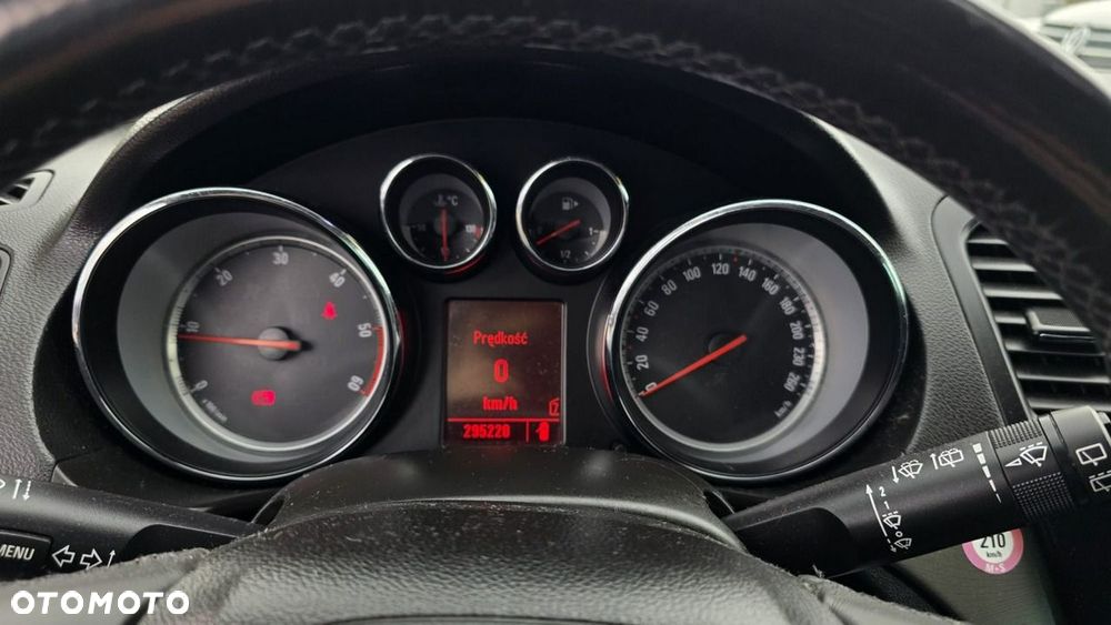 Opel Insignia - 11