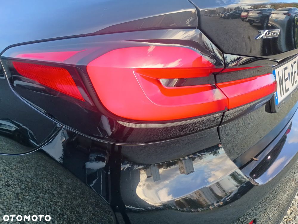 BMW Seria 5 530e Business Edition sport - 12