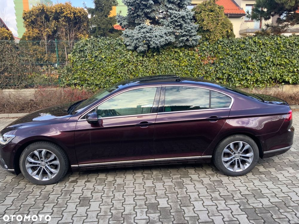Volkswagen Passat - 11